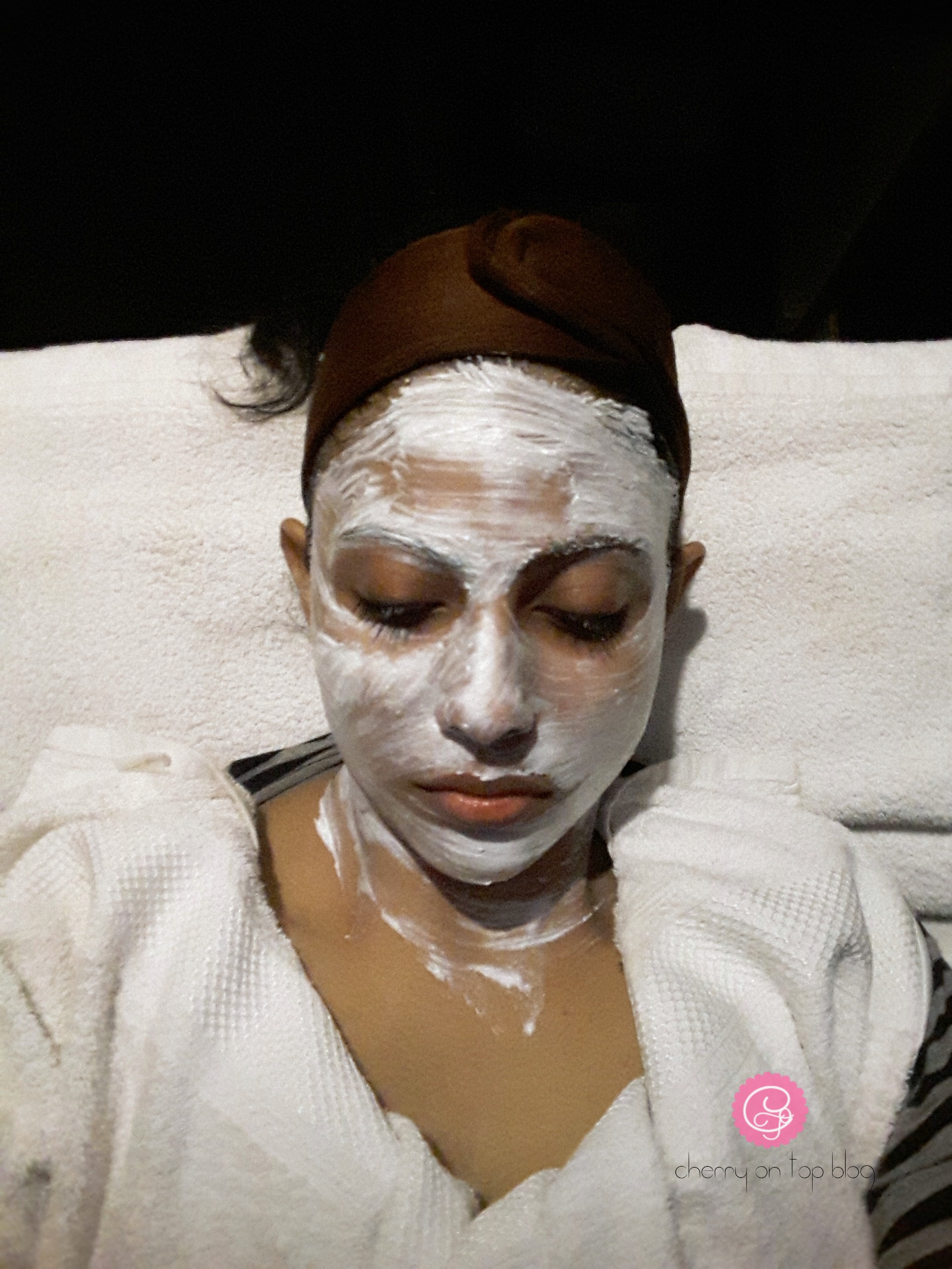 Club Salon Shine & Glow Facial Review| cherryontopblog.com