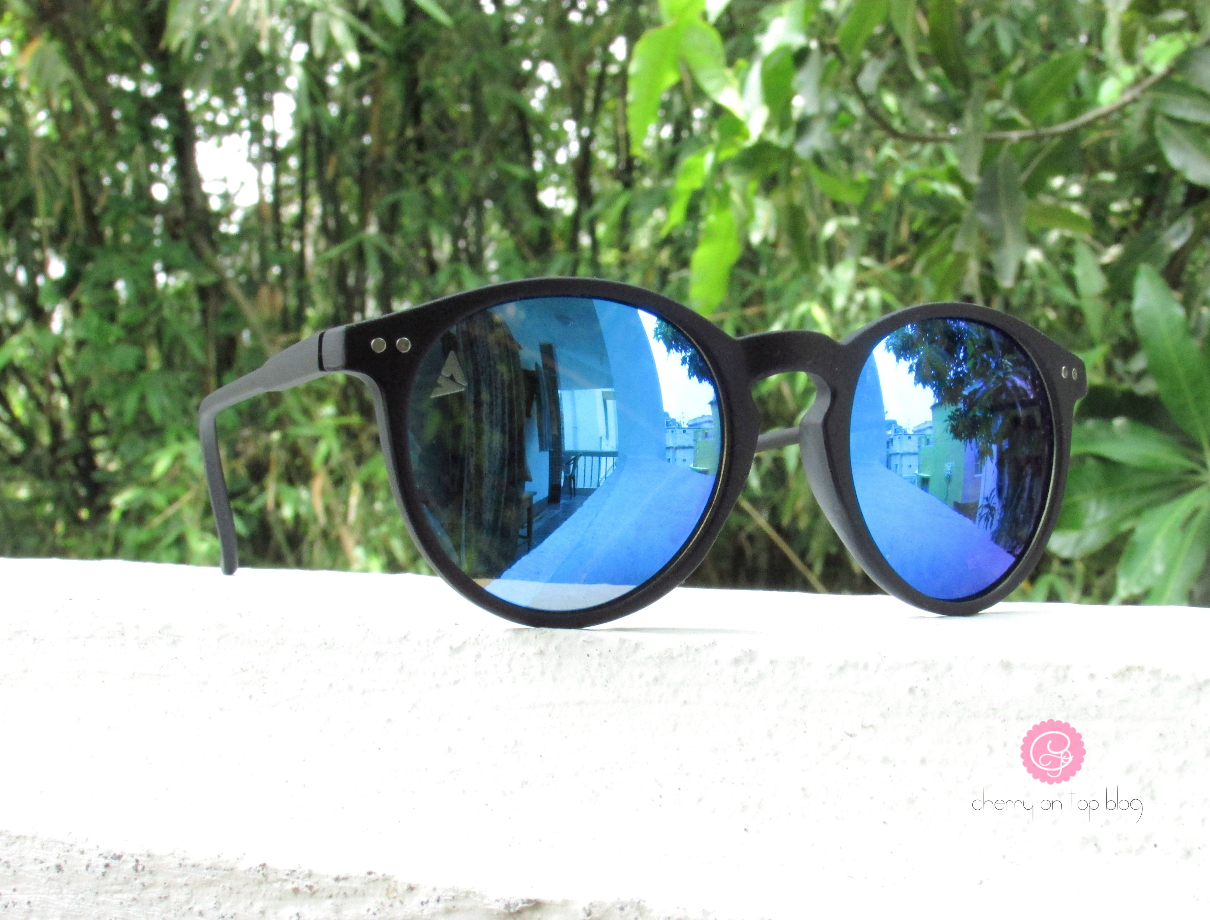 Shades of Summer|Vincent Chase Reflectors| cherryontopblog.com