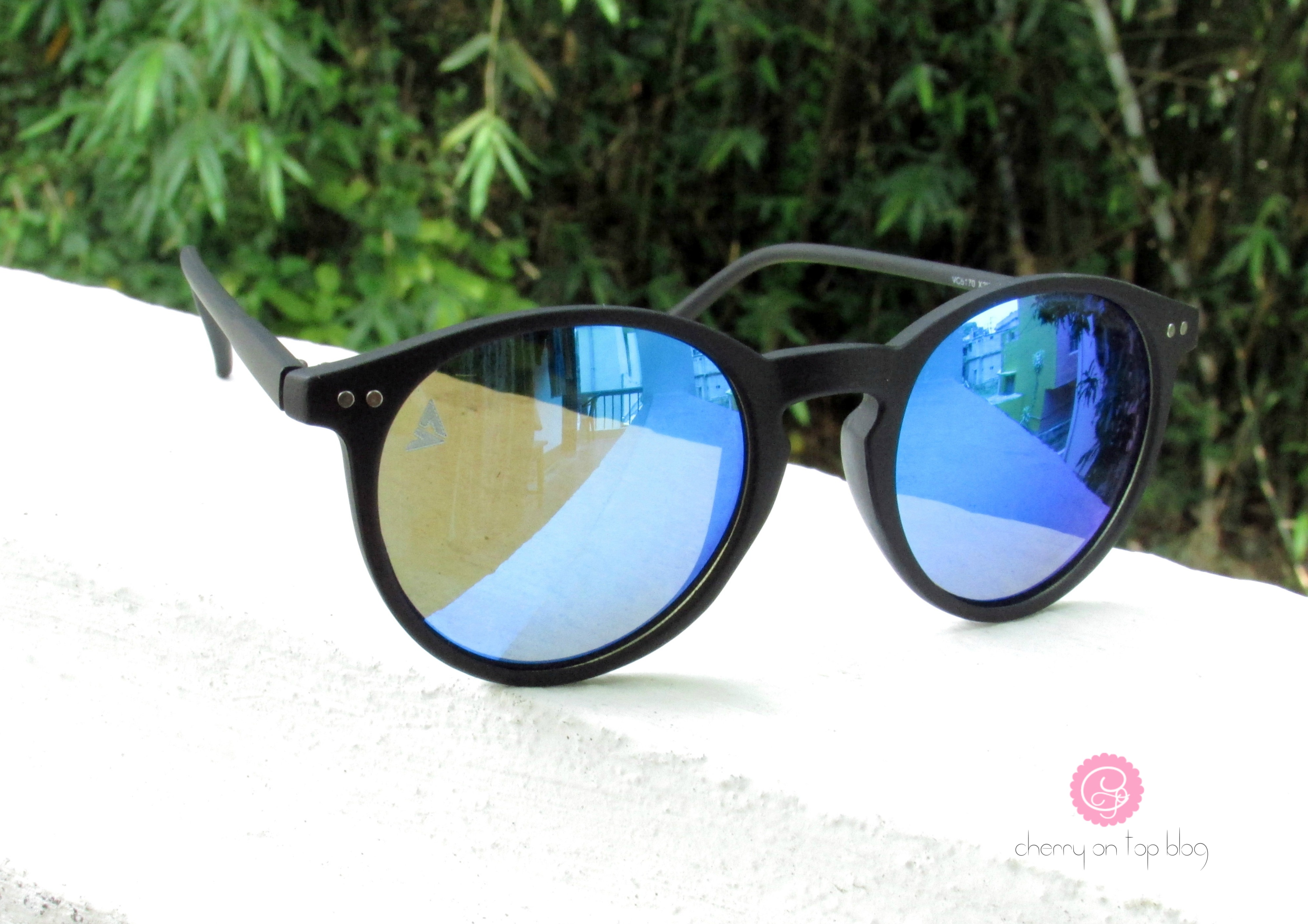 Shades of Summer|Vincent Chase Reflectors| cherryontopblog.com