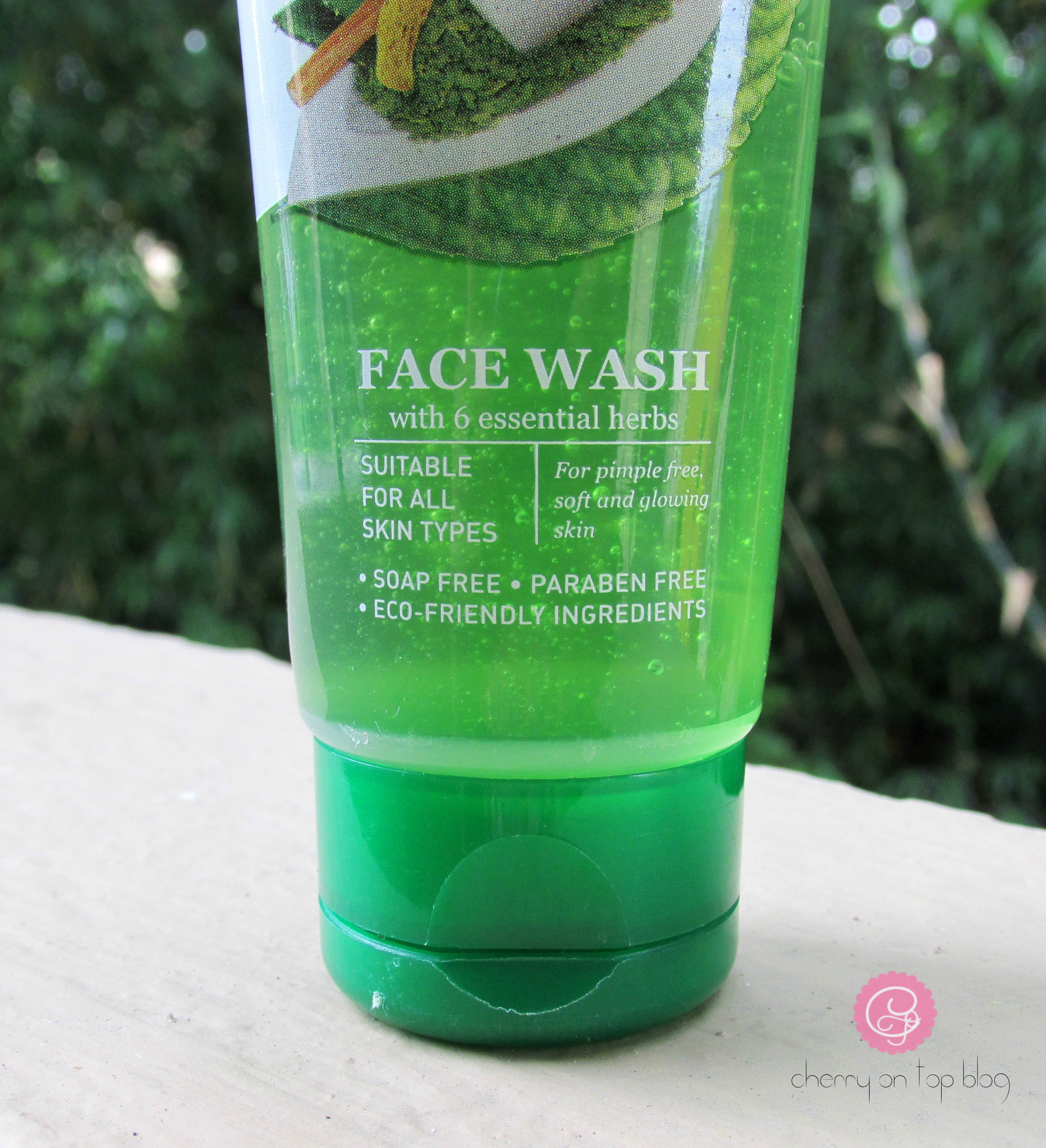 Medimix Ayurvedic Facewash Review| cherryontopblog.com