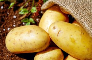 How to De-tan Skin at Home Naturally, Tan removal at home, natural tan removal, home remedy for tanned skin | Cherry On Top