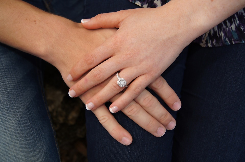 How To Find The Perfect Engagement Ring For Non-Traditional Women