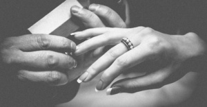 How To Find The Perfect Engagement Ring For Non-Traditional Women
