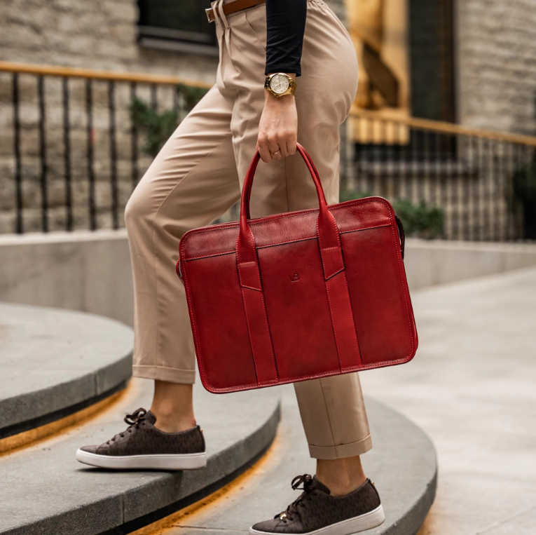 The Ultimate Guide to Work Bags + A Giveaway