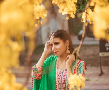 Kick off your ethnic wardrobe with these must have kurtis