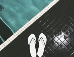 women slippers poolside